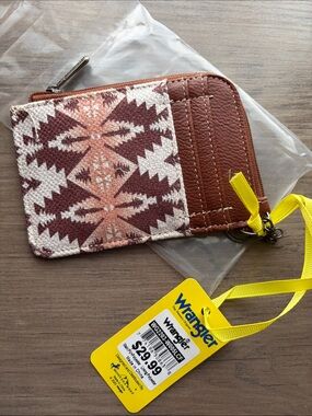 NWT Wrangler Brown Southwestern Print Mini Zip Card Case